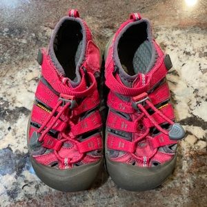 Keen Newport H2 sandals, girls size 12